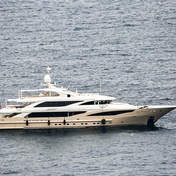 Belle Anna yacht exterior 2