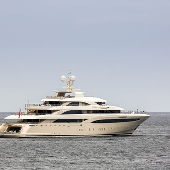 O'Ptasia yacht exterior 4