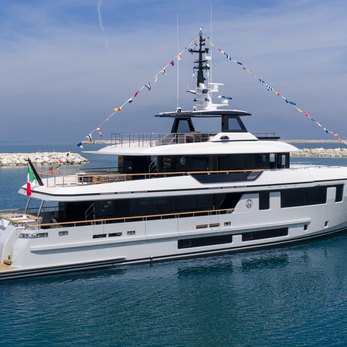 Octopus yacht exterior 3