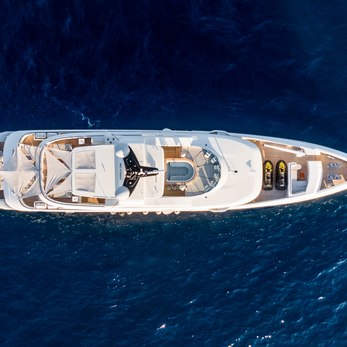 Quasar yacht exterior 5