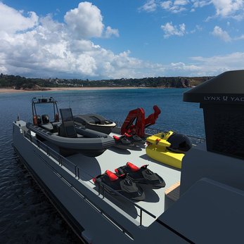 YXT34 / 01 yacht exterior 2