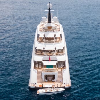 Alvia yacht exterior 4