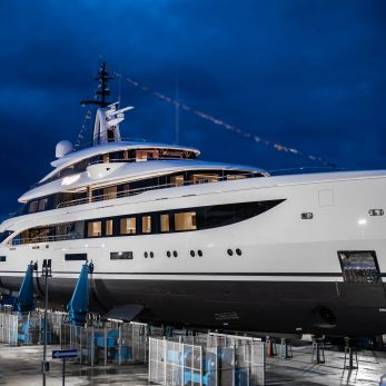 Dagger yacht exterior 3