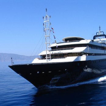 Turama yacht exterior 2