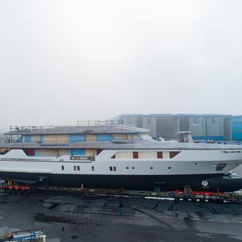 Legacy 4 yacht exterior 4