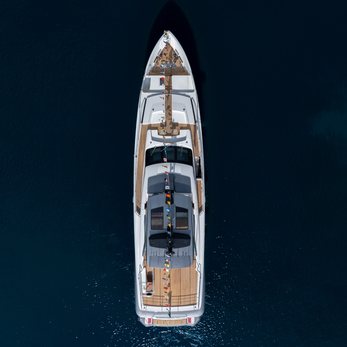 Custom Line 106/23 yacht exterior 5