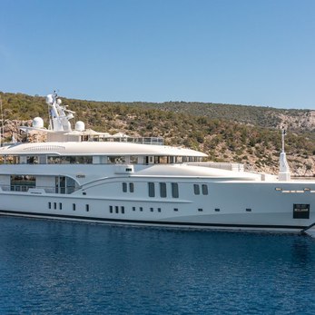 Lady Vera yacht exterior 4