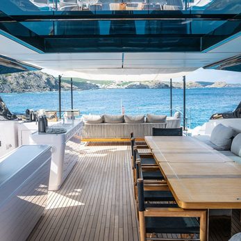 Freya II yacht exterior 3