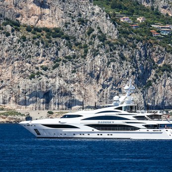 Illusion V yacht exterior 3