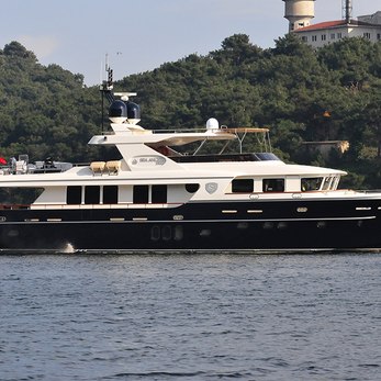 Sea Angel yacht exterior 3