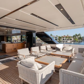 Sofi VI yacht exterior 2