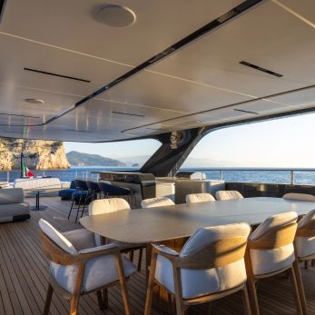 Fast Naan yacht interior 4