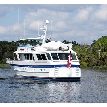 Capricho yacht exterior 5