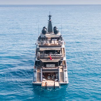 Fifty yacht exterior 5