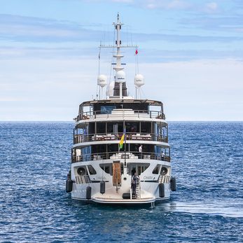 Chakra yacht exterior 5