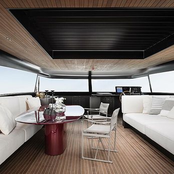 HM 1 yacht interior 5