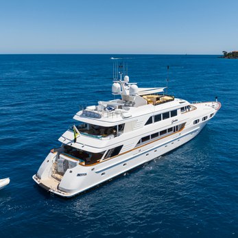 Grandeur yacht exterior 5