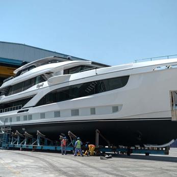 Suzie Q yacht exterior 2