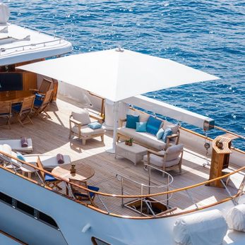 Ava yacht exterior 3