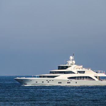 Rebels yacht exterior 4