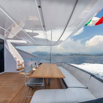 Victoria III yacht interior 5