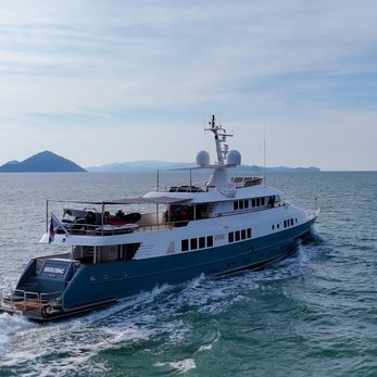 Berzinc yacht exterior 4