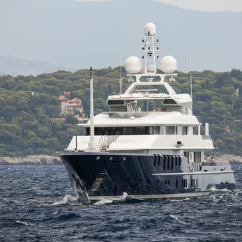 Triple Seven yacht exterior 2