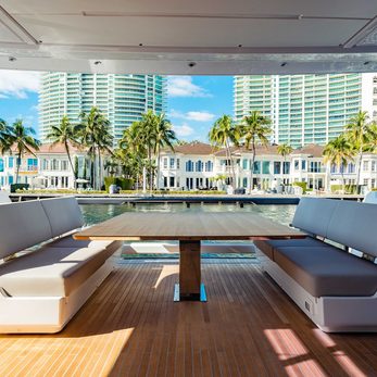 Beso yacht interior 4