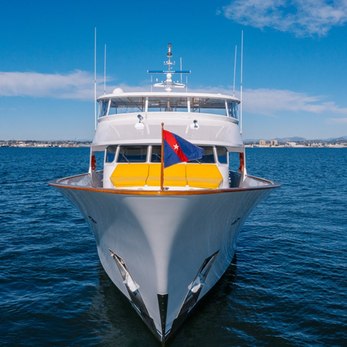 Ocean Pearl yacht exterior 2