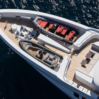 Vida yacht exterior 2