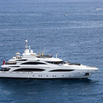 Diane yacht exterior 2