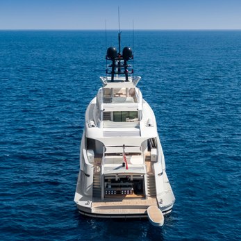 Capricorn yacht exterior 4