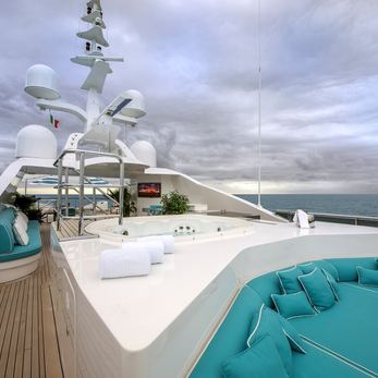 Rhino yacht exterior 3