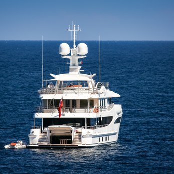 Vega yacht exterior 3