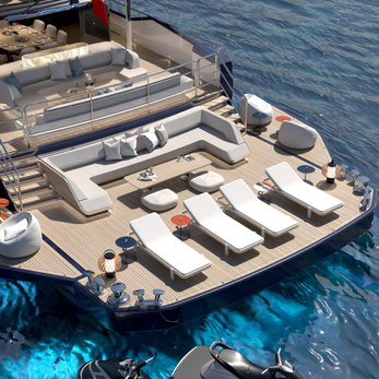 Queen Yaz yacht exterior 4