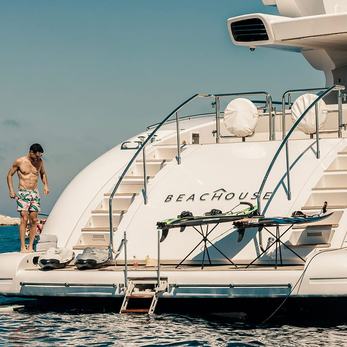 Beachouse yacht exterior 5