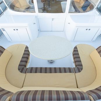 Gallopin yacht interior 2