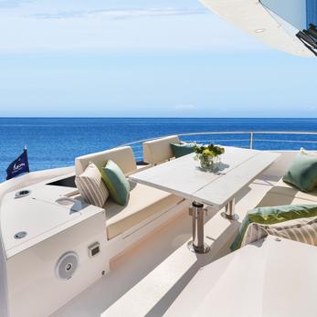 Amphib yacht exterior 2