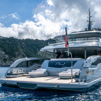 RJ yacht exterior 5