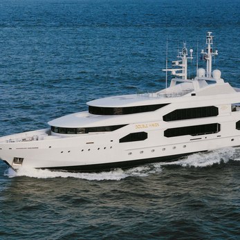 Double Haven yacht exterior 4