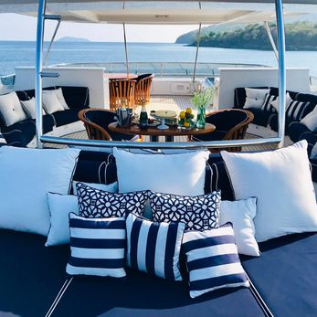 Lady Azul yacht interior 2