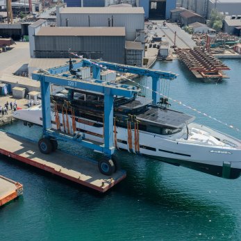 Merinos yacht exterior 3