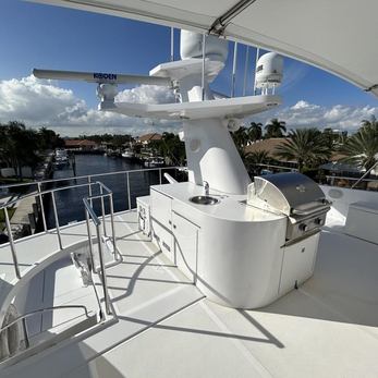 Glen Ellen yacht exterior 4