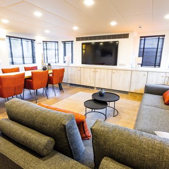 Bansky yacht interior 5