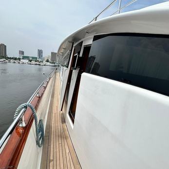 Sunshine yacht exterior 37