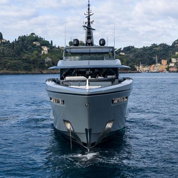 RJ yacht exterior 2
