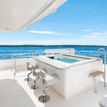 FD80/17 yacht exterior 3