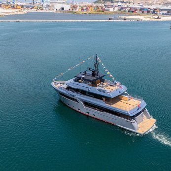 Haze² yacht exterior 5