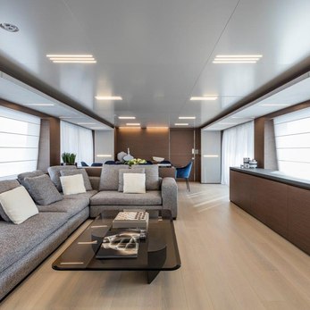 Roma VII yacht interior 2