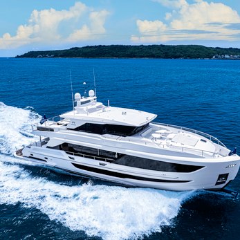 FD90/34 yacht exterior 3